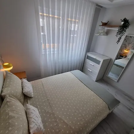 Location 2 Bedroom דירה