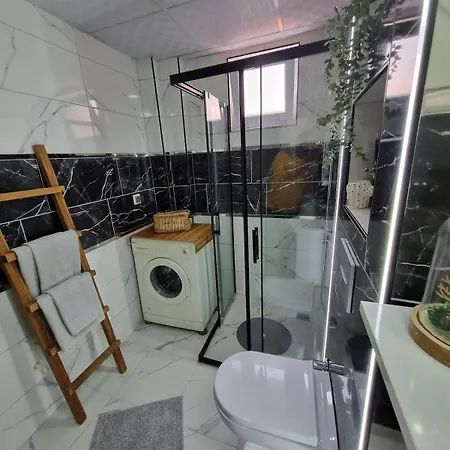 Location 2 Bedroom * אנטליה